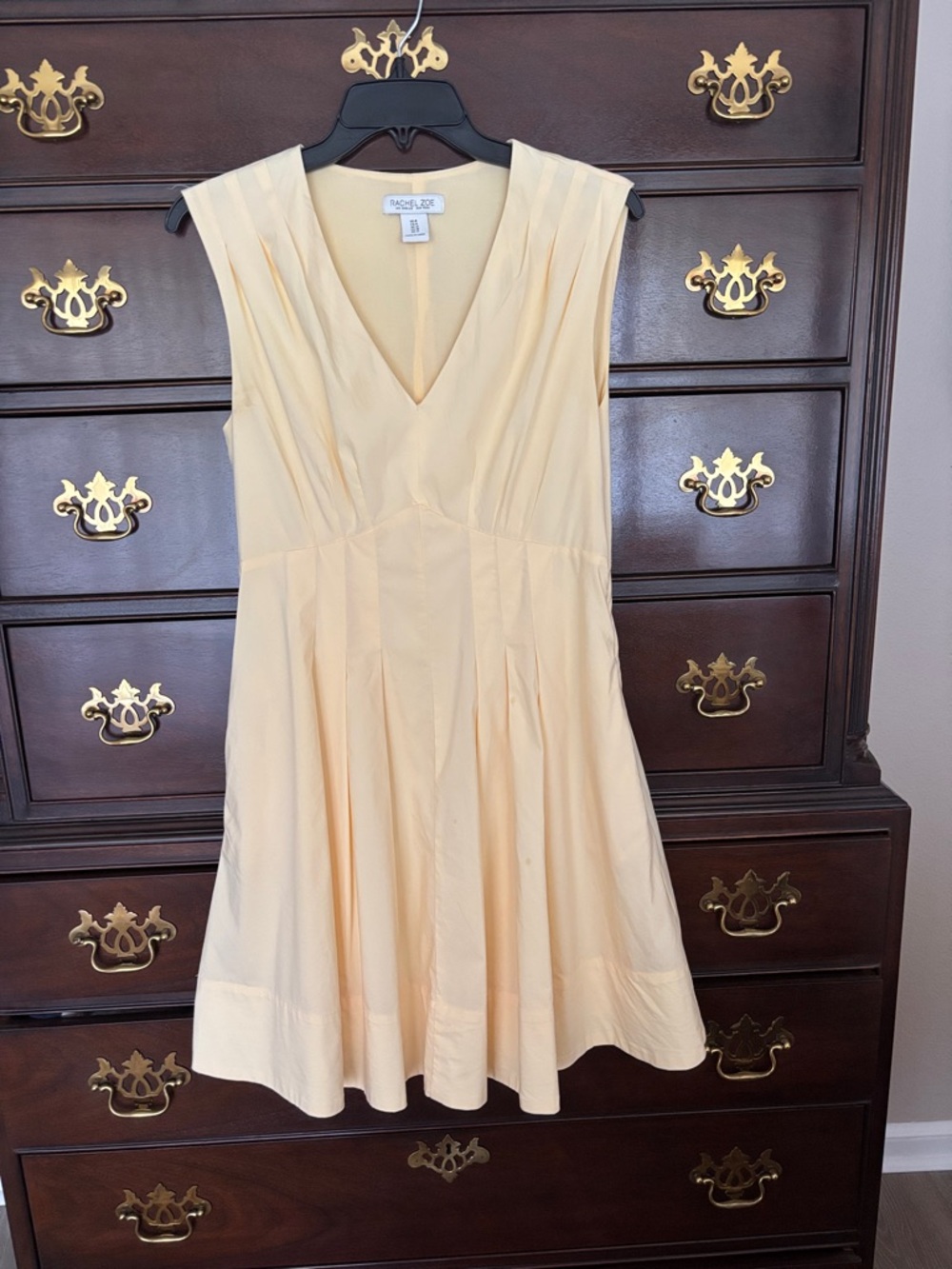 Rachel Zoe butter Yellow V-Neck fitted shift dress Sz 8